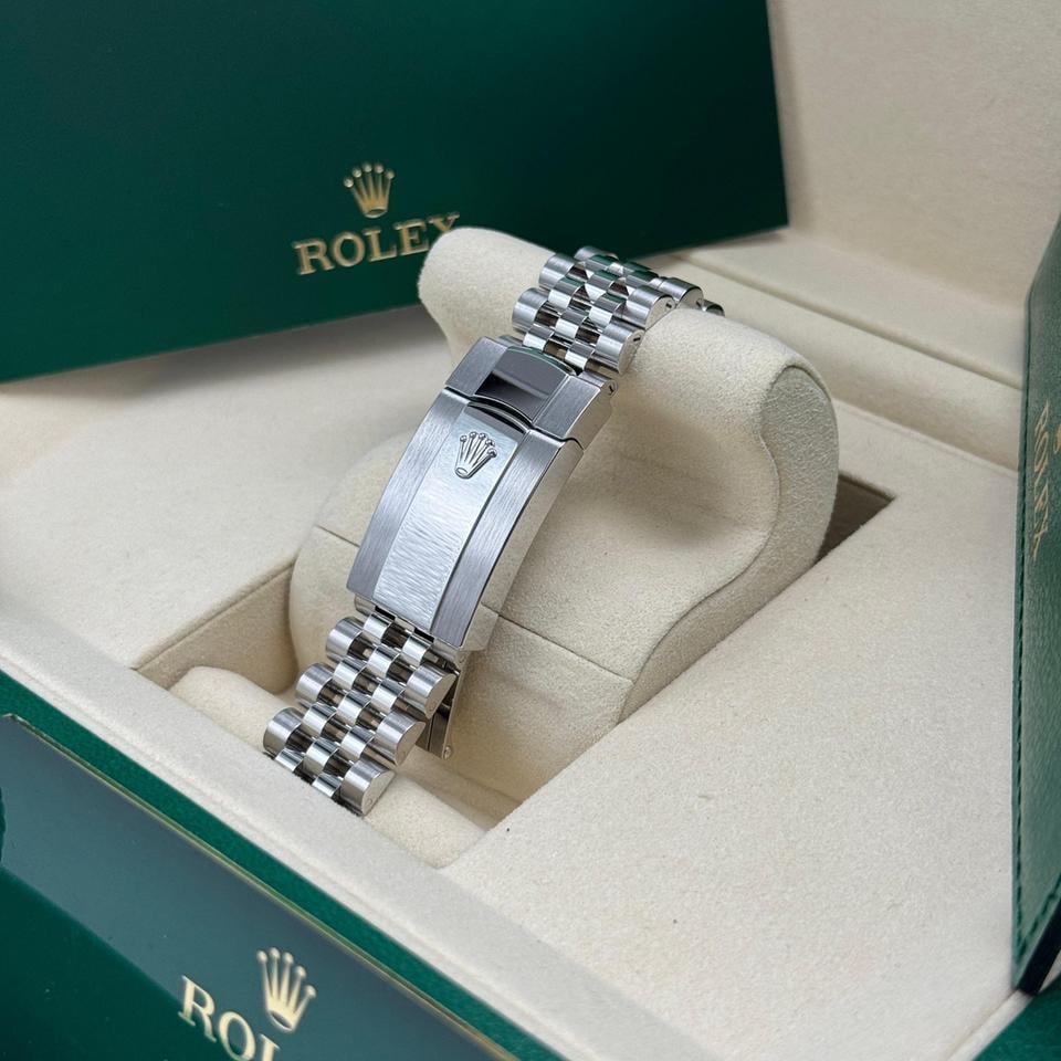ROLEX DATEJUST JUBILÈE SILVER DIAL