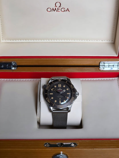 OMEGA SEAMASTER 300m DIVER JAMES BOND 007