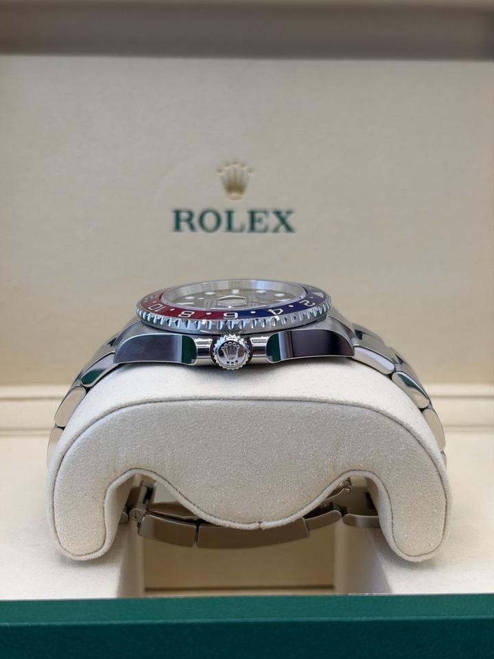 ROLEX GMT MASTER II OYSTER PEPSI