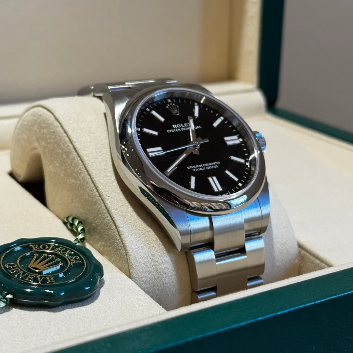 ROLEX OYSTER PERPETUAL BLACK DIAL