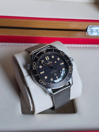 OMEGA SEAMASTER 300m DIVER JAMES BOND 007