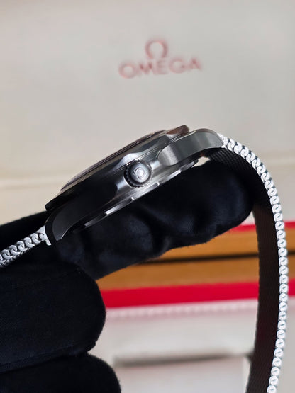 OMEGA SEAMASTER 300m DIVER JAMES BOND 007