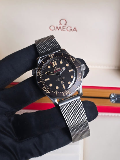 OMEGA SEAMASTER 300m DIVER JAMES BOND 007