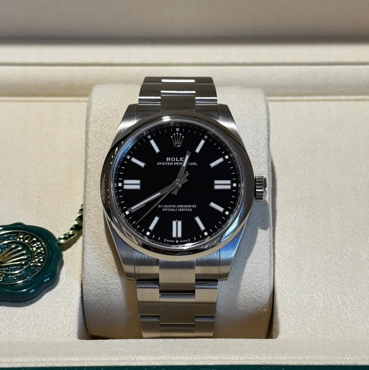 ROLEX OYSTER PERPETUAL BLACK DIAL