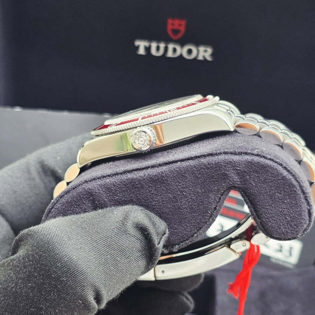 TUDOR BLACK BAY 41MM BRACCIALE JUBILEE