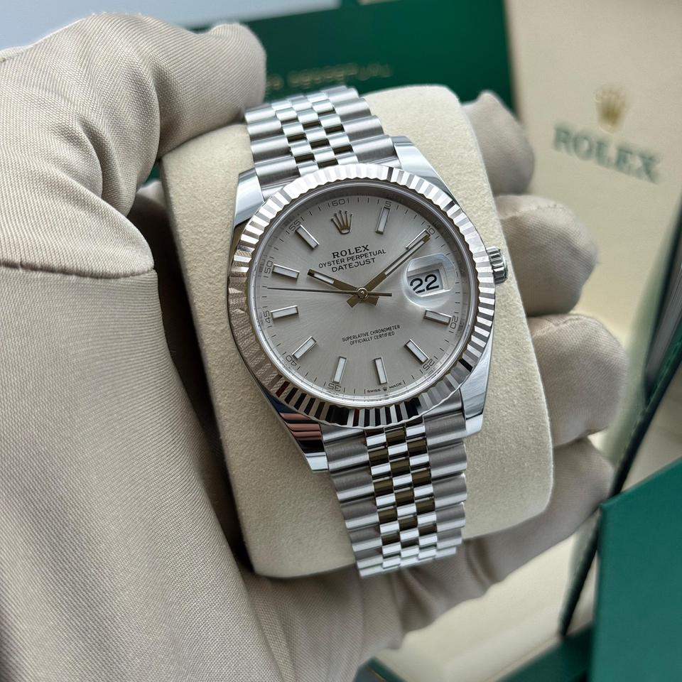 ROLEX DATEJUST JUBILÈE SILVER DIAL